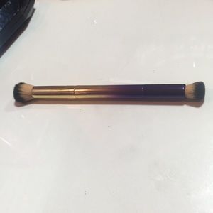 Tarte "the airbrusher" double end concealer brush